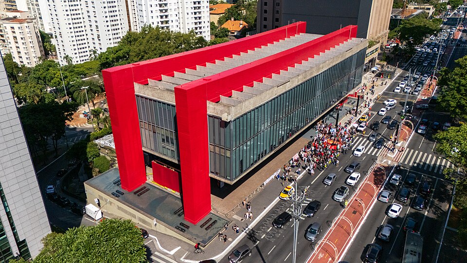 Avenida Paulista em São Paulo para guia adulto de locais e festas liberais